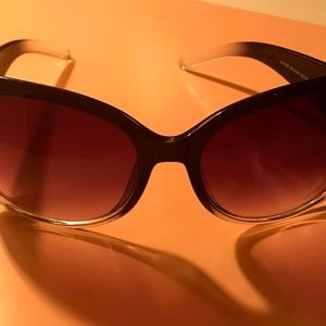 Guess Black Sunglasses Model GUF200